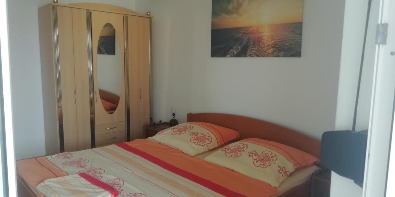 Apartmani Kod Rade Pakoštane Exterior foto